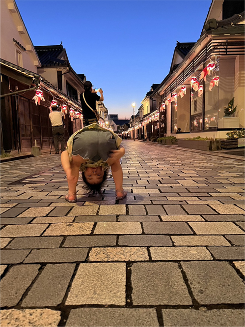 【作品名】あれ？金魚どこだ？ 撮影者：塚本 美津枝 様 【夢街道ルネサンス認定地区名】柳井にっぽん晴れ街道（山口県柳井市
柳井津）