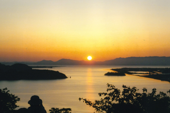 【作品名】オレンジロード 撮影者:富山 純次 様 夢街道ルネサンス認定地区名:境往来(鳥取県米子市久米町)